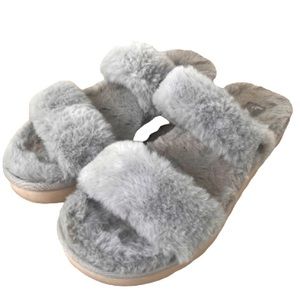 UGG KOOLABURRA FUZZ ON GREY SLIPPERS SIZE 7